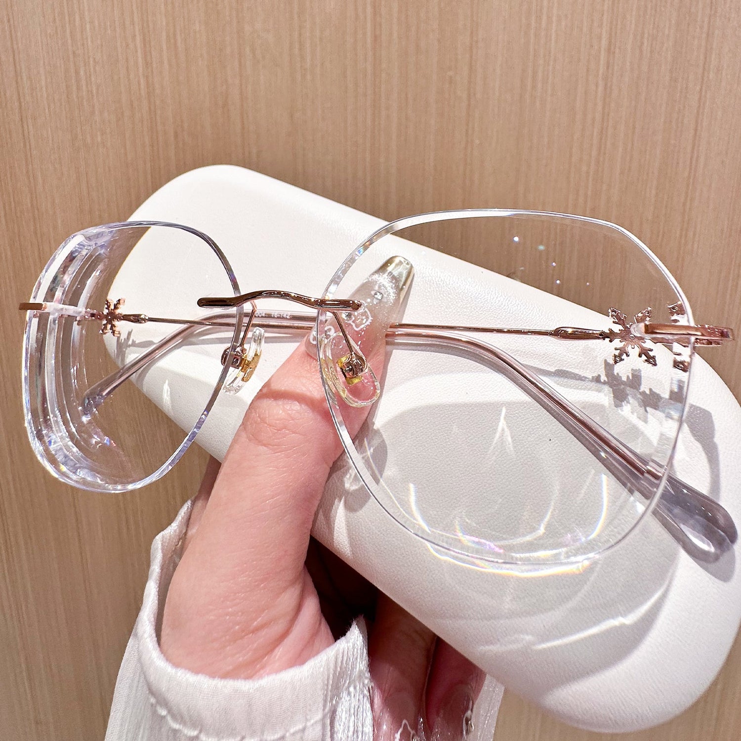 Snowy Eyeglasses